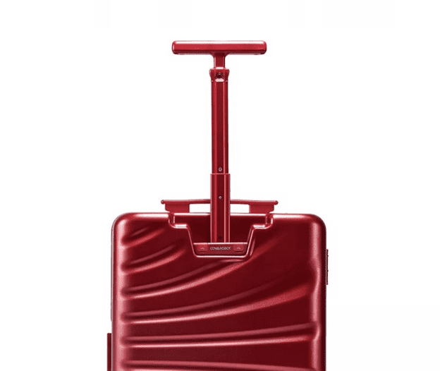 USB-разъемы на корпусе умного чемодана Xiaomi LEED Luggage Cowarobot Robotic Suitcase